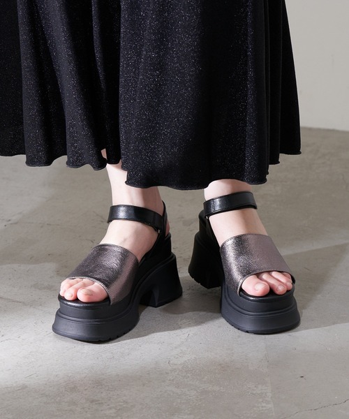 CIAOPANIC（チャオパニック）の「ボリュールソールストラップサンダル（サンダル・レディース・シルバー/ブラック・L/M/S）」の13枚目の写真