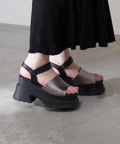 CIAOPANIC（チャオパニック）の「ボリュールソールストラップサンダル（サンダル・レディース・シルバー/ブラック・L/M/S）」の15枚目の写真