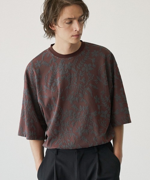 EMMA CLOTHES（エマクローズ）の「ジャガードアブストラクト/リーフ ルーズS/Sカットソー EMMA CLOTHES 2024SS（Tシャツ/カットソー・メンズ・グレイッシュブルー/ワイン/チャコール/ブラック/アイボリー・L/M）」の5枚目の写真