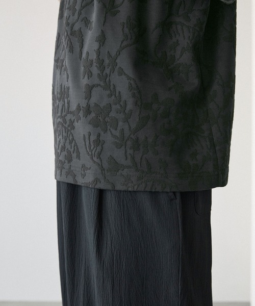 EMMA CLOTHES（エマクローズ）の「ジャガードアブストラクト/リーフ ルーズS/Sカットソー EMMA CLOTHES 2024SS（Tシャツ/カットソー・メンズ・グレイッシュブルー/ワイン/チャコール/ブラック/アイボリー・L/M）」の19枚目の写真