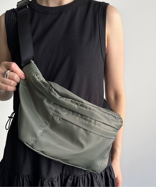 SPRUCE（スプルース）の「EM:アピアボディバッグ 軽量 約220g（ボディバッグ/ウエストポーチ・レディース・ブラック/アイボリー/ベージュ/カーキ・FREE）」の4枚目の写真