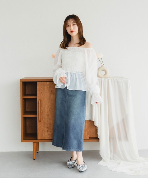 fupel（フぺル）の「オフショルシャーリングブラウス（シャツ/ブラウス・レディース・オフホワイト/グレイッシュベージュ・FREE）」の21枚目の写真