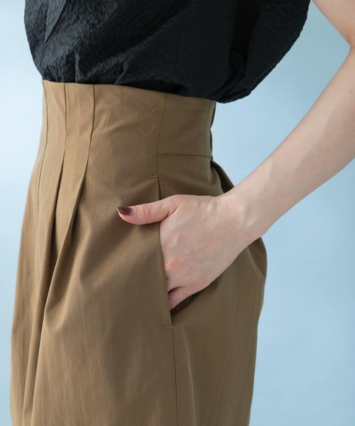 URBAN RESEARCH ROSSO WOMEN(アーバンリサーチ ロッソ)の「コクーンスリットスカート(スカート・レディース・ブラック系その他/ブラウン系その他・38/36)」の15枚目の写真