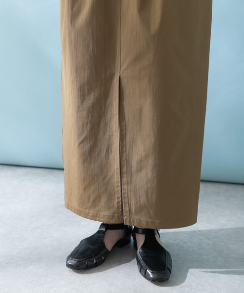 URBAN RESEARCH ROSSO WOMEN(アーバンリサーチ ロッソ)の「コクーンスリットスカート(スカート・レディース・ブラック系その他/ブラウン系その他・38/36)」の16枚目の写真