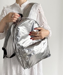 MEI（メイ）の「ST:MEI / METALLIC SILVER BASIC BACKPACK