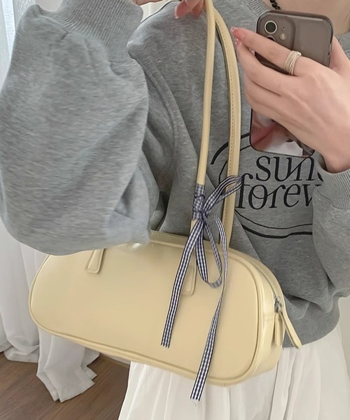 LAFFMO(ラフモ)の「ミニボウリングトートバッグ ボストンバッグ(ショルダーバッグ・レディース・イエロー/オフホワイト/シルバー/ブラック・F)」の12枚目の写真