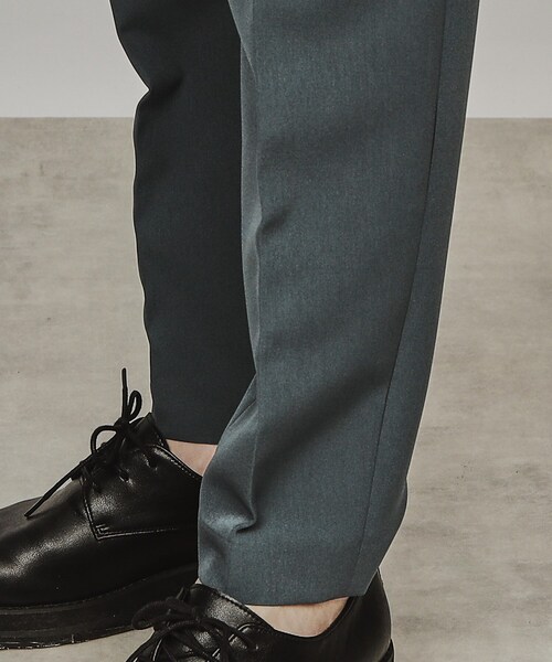 tk.TAKEO KIKUCHI（ティーケータケオキクチ）の「◆360度ストレッチワイドテーパードパンツ（スラックス・メンズ・グレー/ブルー/ブラック/ダークブラウン・04/01/02/03）」の5枚目の写真