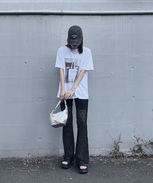 Reurie'(レウリィ)の「【ZOZO限定カラー有】レースフレアパンツ/lace flare pants ロング丈 タイト ガーリー 大人カジュアル 韓国 バレエコア モノトーン 白 黒 ホワイト ブラック(その他パンツ・レディース・ホワイト/ブラック・FREE)」の7枚目の写真