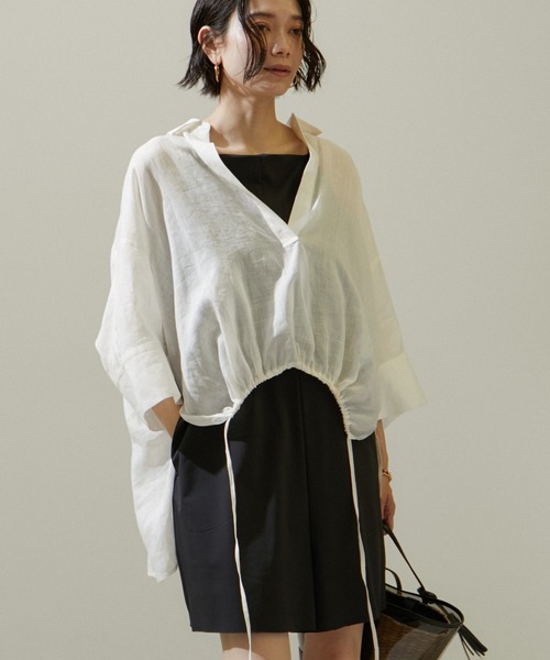 SALON adam et rope'（サロン アダム エ ロペ）の「[追加]シアーリネンドロストドルマンシャツ2（シャツ/ブラウス・レディース・オフホワイト/ブルー/ブラック・FREE）」の2枚目の写真
