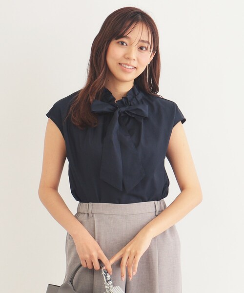 index（インデックス）の「◆ギャザーボウタイブラウス【洗濯機洗い可】（シャツ/ブラウス・レディース・オフホワイト/ライトブルー/ネイビー/ベージュ系その他7・40/38/42/36）」の4枚目の写真