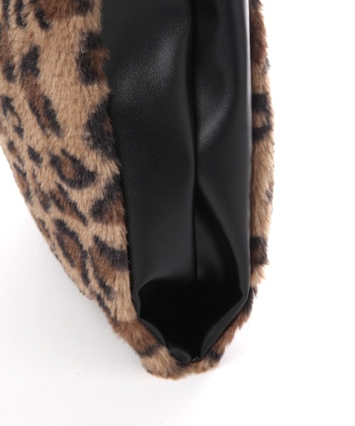 LAKOLE（ラコレ）の「ファーチェーンショルダーバッグ / 132243（ショルダーバッグ・レディース・オフホワイト/グレー/ライトグリーン/レオパード・FREE）」の11枚目の写真