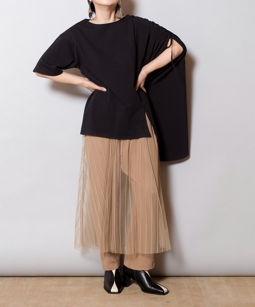 OSMOSIS（オズモーシス）の「切替アシンメトリーTシャツ（Tシャツ/カットソー・レディース・ブラック/ライトベージュ/ブラック系その他・ONE SIZE）」の19枚目の写真