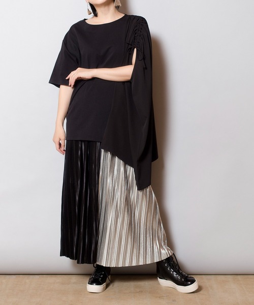 OSMOSIS（オズモーシス）の「切替アシンメトリーTシャツ（Tシャツ/カットソー・レディース・ブラック/ライトベージュ/ブラック系その他・ONE SIZE）」の18枚目の写真