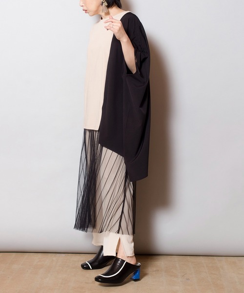 OSMOSIS（オズモーシス）の「切替アシンメトリーTシャツ（Tシャツ/カットソー・レディース・ブラック/ライトベージュ/ブラック系その他・ONE SIZE）」の12枚目の写真