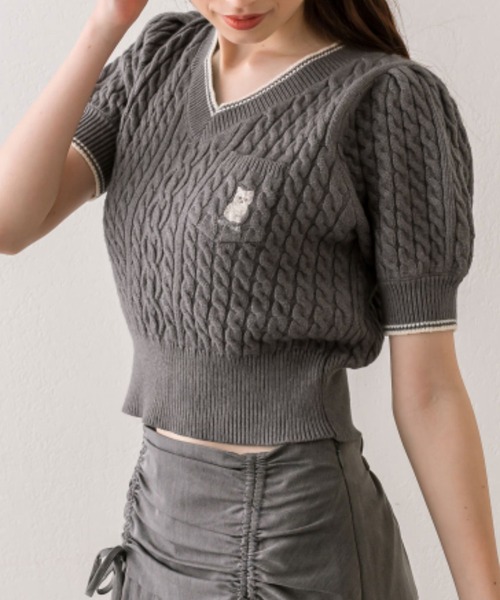 OLIVE des OLIVE（オリーブデオリーブ）の「ねこ刺繍ケーブル半袖ニット（ニット/セーター・レディース・ブラウン/サックスブルー/チャコールグレー/オフホワイト・FREE）」の2枚目の写真