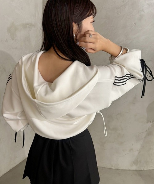 one after another NICE CLAUP（ワンアフターアナザーナイスクラップ）の「袖リボンラインパーカー（パーカー・レディース・ブラウン/杢グレー/オフホワイト/ブラック/ベージュ・FREE）」の8枚目の写真