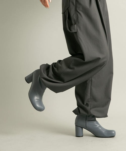 KBF（ケイビーエフ）の「ステッチデザインラウンドトゥブーツ（ブーツ・レディース・グレー系その他/アイボリー/ブラック・38/36/37）」の17枚目の写真