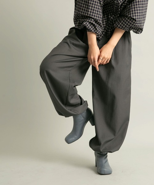 KBF（ケイビーエフ）の「ステッチデザインラウンドトゥブーツ（ブーツ・レディース・グレー系その他/アイボリー/ブラック・38/36/37）」の16枚目の写真