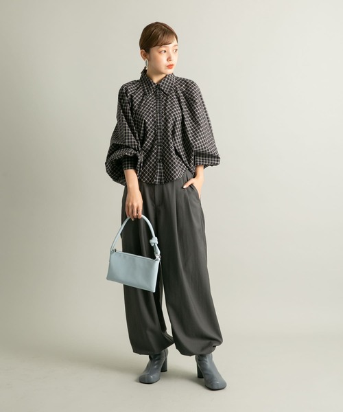 KBF（ケイビーエフ）の「ステッチデザインラウンドトゥブーツ（ブーツ・レディース・グレー系その他/アイボリー/ブラック・38/36/37）」の15枚目の写真