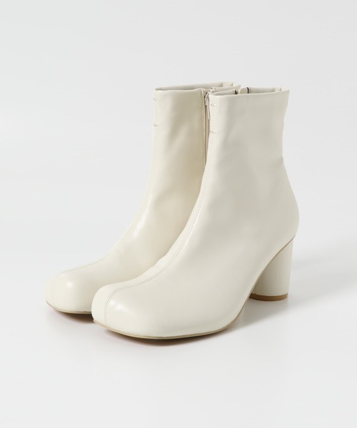 KBF（ケイビーエフ）の「ステッチデザインラウンドトゥブーツ（ブーツ・レディース・グレー系その他/アイボリー/ブラック・38/36/37）」の13枚目の写真