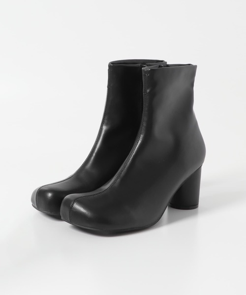 KBF（ケイビーエフ）の「ステッチデザインラウンドトゥブーツ（ブーツ・レディース・グレー系その他/アイボリー/ブラック・38/36/37）」の12枚目の写真