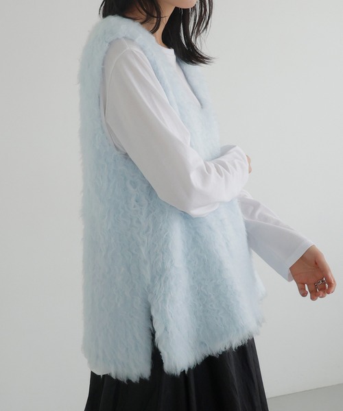 LIAN(リアン)の「シャギーニットベスト(ベスト・レディース・オフホワイト/ブルー/チャコールグレー・FREE)」の7枚目の写真