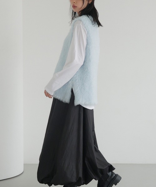 LIAN(リアン)の「シャギーニットベスト(ベスト・レディース・オフホワイト/ブルー/チャコールグレー・FREE)」の9枚目の写真