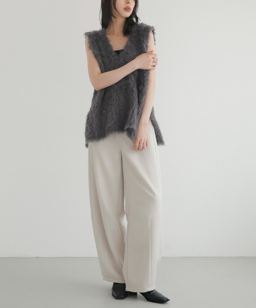 LIAN(リアン)の「シャギーニットベスト(ベスト・レディース・オフホワイト/ブルー/チャコールグレー・FREE)」の14枚目の写真