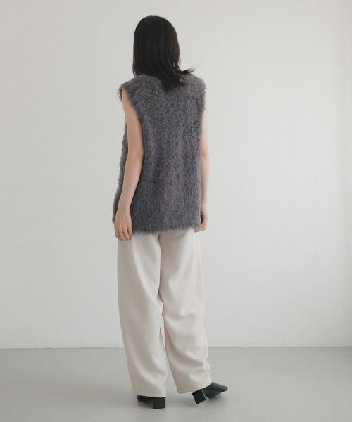 LIAN(リアン)の「シャギーニットベスト(ベスト・レディース・オフホワイト/ブルー/チャコールグレー・FREE)」の16枚目の写真
