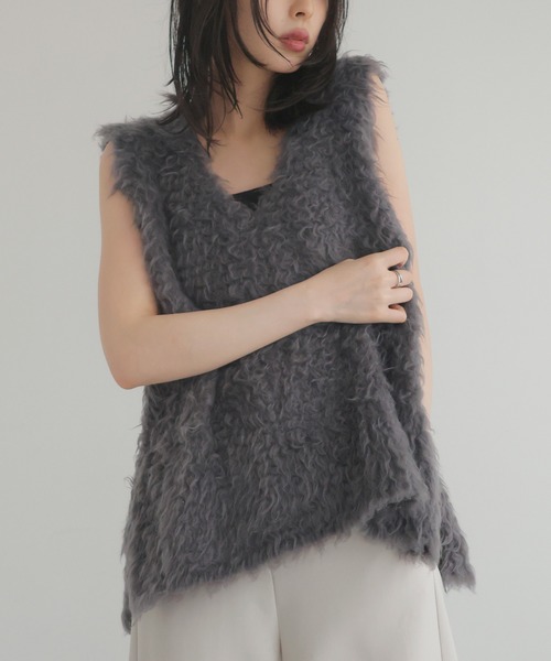 LIAN(リアン)の「シャギーニットベスト(ベスト・レディース・オフホワイト/ブルー/チャコールグレー・FREE)」の17枚目の写真