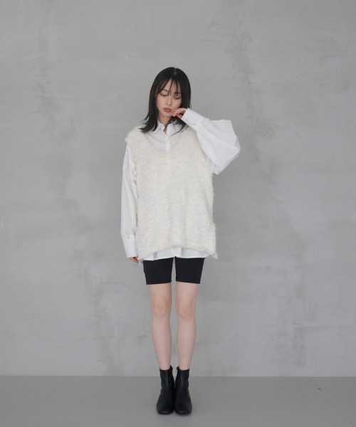 LIAN(リアン)の「シャギーニットベスト(ベスト・レディース・オフホワイト/ブルー/チャコールグレー・FREE)」の22枚目の写真