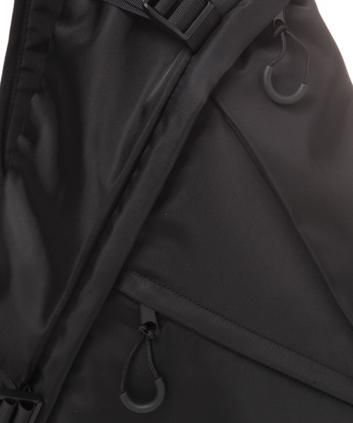 LAKOLE（ラコレ）の「ビッグワンショルダーバッグ / 141819（ショルダーバッグ・メンズ・アイボリー/ブラック/グレー・FREE）」の13枚目の写真