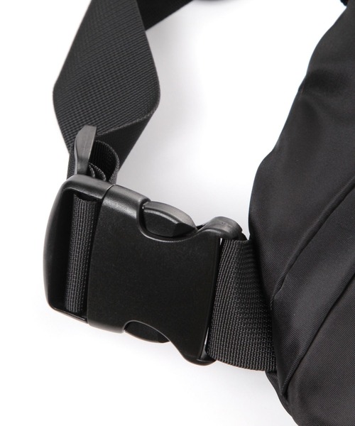 LAKOLE（ラコレ）の「ビッグワンショルダーバッグ / 141819（ショルダーバッグ・メンズ・アイボリー/ブラック/グレー・FREE）」の9枚目の写真