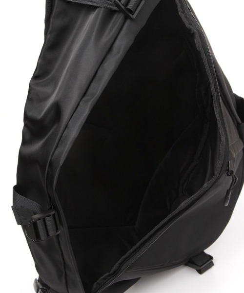 LAKOLE（ラコレ）の「ビッグワンショルダーバッグ / 141819（ショルダーバッグ・メンズ・アイボリー/ブラック/グレー・FREE）」の8枚目の写真