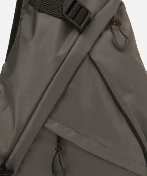 LAKOLE（ラコレ）の「ビッグワンショルダーバッグ / 141819（ショルダーバッグ・メンズ・アイボリー/ブラック/グレー・FREE）」の7枚目の写真