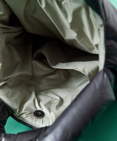 WEEKEND(ER)（ウィークエンダー）の「WEEKEND(ER) × FREAK'S STORE/ウィークエンダー × フリークスストア 別注PUFF TOTE/別注パフトート（トートバッグ・レディース・グレー/オリーブ/ブラック/ベージュ・ONE SIZE）」の15枚目の写真