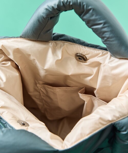 WEEKEND(ER)（ウィークエンダー）の「WEEKEND(ER) × FREAK'S STORE/ウィークエンダー × フリークスストア 別注PUFF TOTE/別注パフトート（トートバッグ・レディース・グレー/オリーブ/ブラック/ベージュ・ONE SIZE）」の9枚目の写真