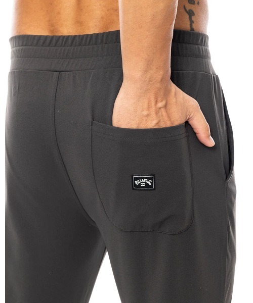 【セール】BILLABONG メンズ WARM SOFTTY PANTS ラッシュガード 【2024年秋冬モデル】/ビラボンストレッチイージーパンツ（ラッシュガード）｜BILLABONG（ビラボン）