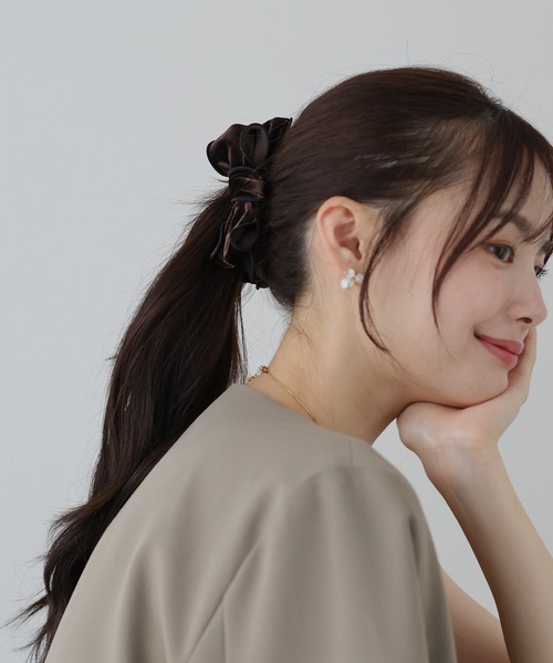 BLUEEAST（ブルーイースト）の「《オケージョン対応》リボンベロアバナナクリップ（バレッタ/ヘアクリップ・レディース・ブラック/アイボリー/ブラウン・FREE）」の13枚目の写真