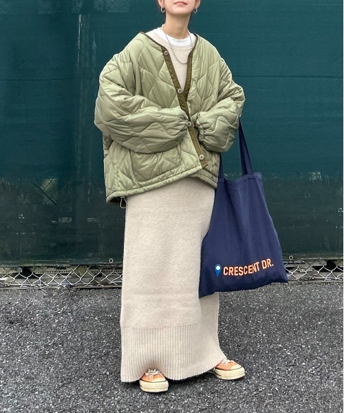 notch.(ノッチ)の「【 notch. by KR 】オーバーキルティングジャケット(ノーカラージャケット・レディース・ブラック/オリーブ・M)」の4枚目の写真