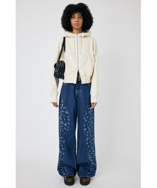 MOUSSY（マウジー）の「FLORAL WIDE STRAIGHT（デニムパンツ・レディース・ブルー/ライトブルー・0/1/2）」の5枚目の写真