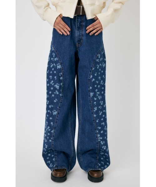 MOUSSY（マウジー）の「FLORAL WIDE STRAIGHT（デニムパンツ・レディース・ブルー/ライトブルー・0/1/2）」の6枚目の写真