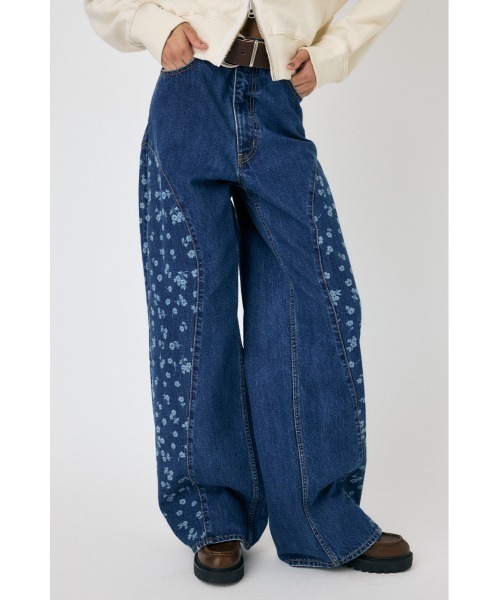 MOUSSY（マウジー）の「FLORAL WIDE STRAIGHT（デニムパンツ・レディース・ブルー/ライトブルー・0/1/2）」の7枚目の写真