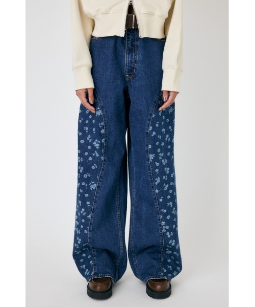 MOUSSY（マウジー）の「FLORAL WIDE STRAIGHT（デニムパンツ・レディース・ブルー/ライトブルー・0/1/2）」の8枚目の写真