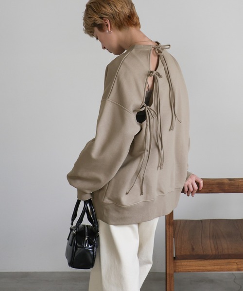 select MOCA（セレクトモカ）の「バックリボンスウェットトップス（スウェット・レディース・ベージュ/ブラック・FREE）」の16枚目の写真