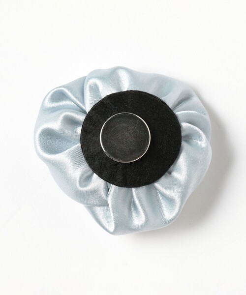 B:MING by BEAMS（ビーミングバイビームス）の「ピンレス フラワー コサージュ（ブローチ/コサージュ・レディース・ライトグレー/ネイビー・ONE SIZE）」の4枚目の写真