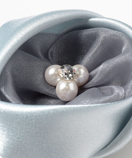 B:MING by BEAMS（ビーミングバイビームス）の「ピンレス フラワー コサージュ（ブローチ/コサージュ・レディース・ライトグレー/ネイビー・ONE SIZE）」の9枚目の写真