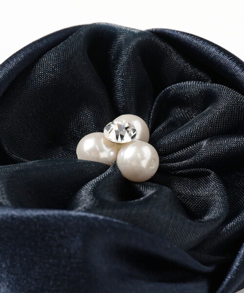 B:MING by BEAMS（ビーミングバイビームス）の「ピンレス フラワー コサージュ（ブローチ/コサージュ・レディース・ライトグレー/ネイビー・ONE SIZE）」の5枚目の写真