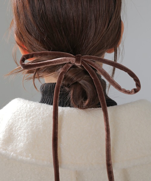 Monocoro toppi（モノコロトッピ）の「ベロア ビックタイトリボン ヘアカフ ヘアゴム（その他ヘアアクセサリー・レディース・ブラウン/アイボリー/ブラック/グレー・フリー）」の16枚目の写真