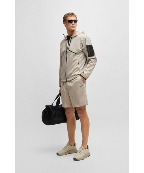 BOSS（ボス）の「Active ラミネートメッシュ フーデッドジャケット オールオーバープリント（その他アウター・メンズ・ベージュ・L/XXL/XL/M/S）」の4枚目の写真
